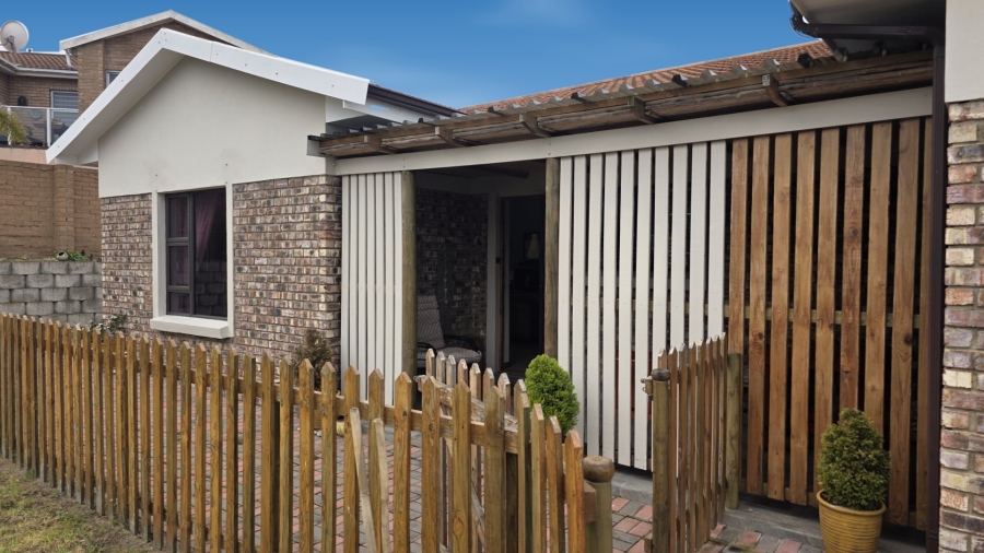 2 Bedroom Property for Sale in Dana Bay Western Cape